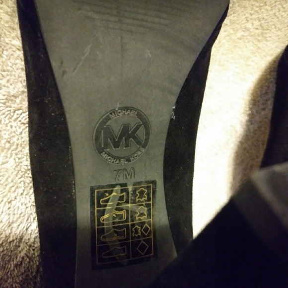 Michael Kors black sued heals size 7 - Picture 4 of 8